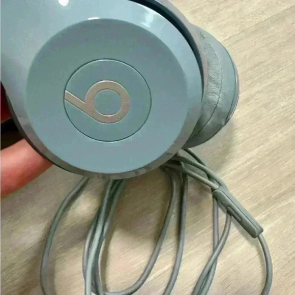 Beats by Dr. Dre Solo On-Ear Headphones‎ - Light Blue - Picture 8 of 16